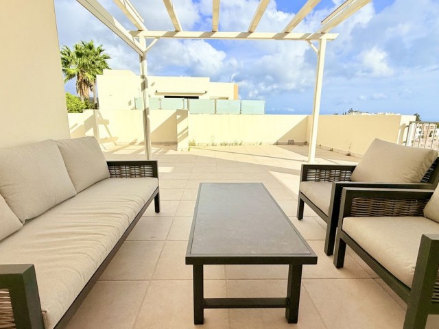 Penthouse avec 3 Chambres  à Altos de los Monteros