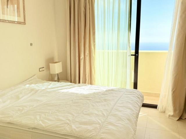 Penthouse avec 3 Chambres  à Altos de los Monteros