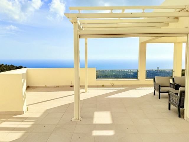 Penthouse in Altos de los Monteros