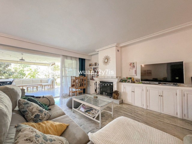 Townhouse El Paraiso - R5206144