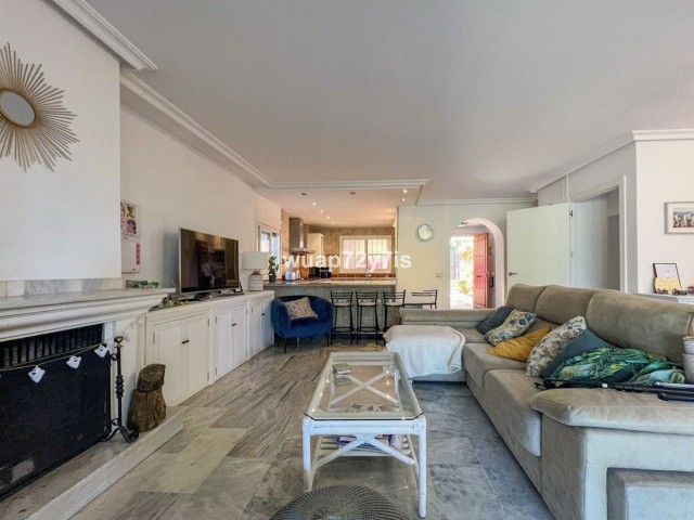 6 Bedrooms Townhouse in El Paraiso