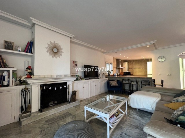 6 Bedrooms Townhouse in El Paraiso