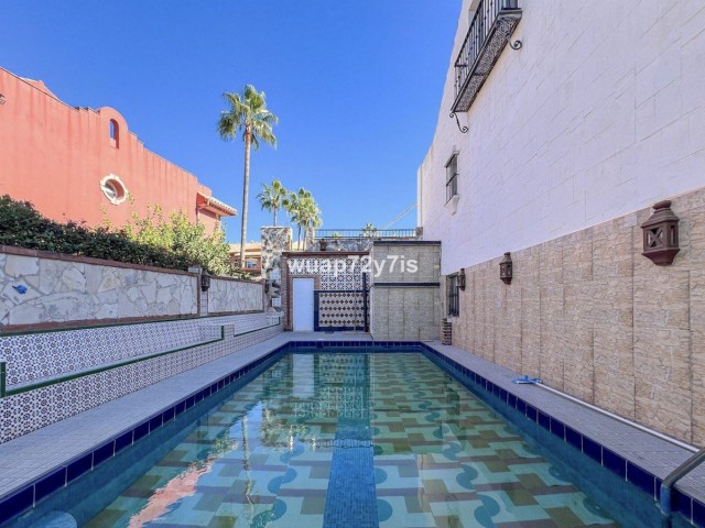 6 Bedrooms Townhouse in El Paraiso