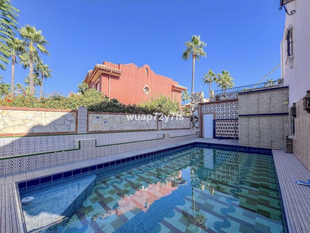 6 Bedrooms Townhouse in El Paraiso