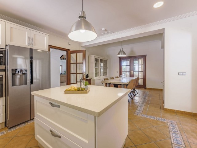 6 Bedrooms Villa in Nueva Andalucía