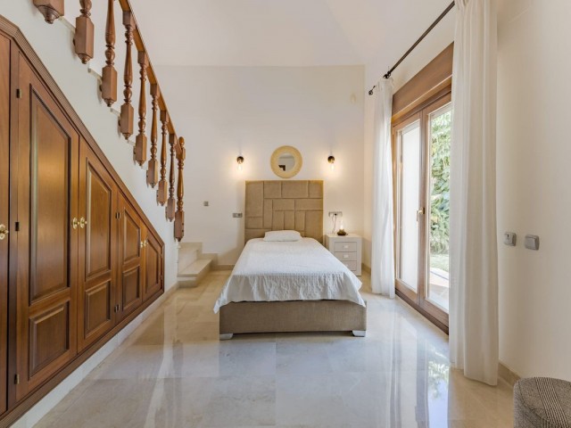 6 Bedrooms Villa in Nueva Andalucía