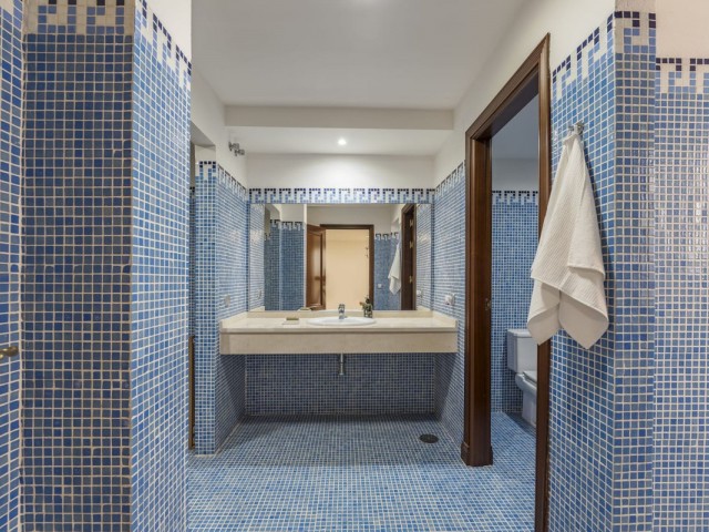 6 Bedrooms Villa in Nueva Andalucía