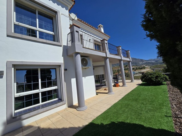 3 Bedrooms Villa in Mijas Golf