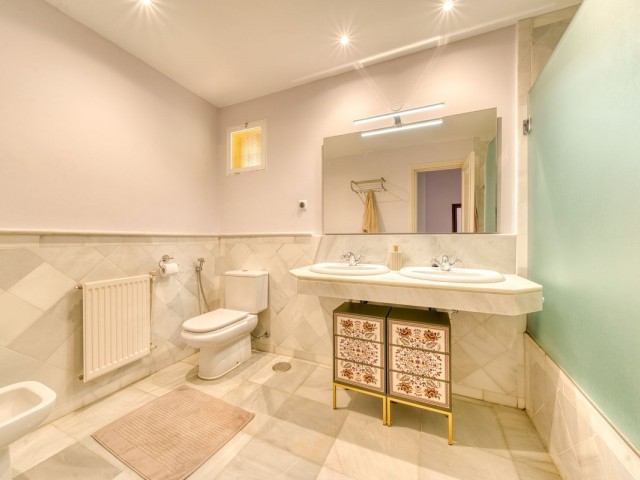 6 Soveroms Villa i Nueva Andalucía