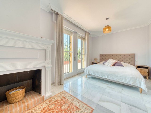 6 Soveroms Villa i Nueva Andalucía