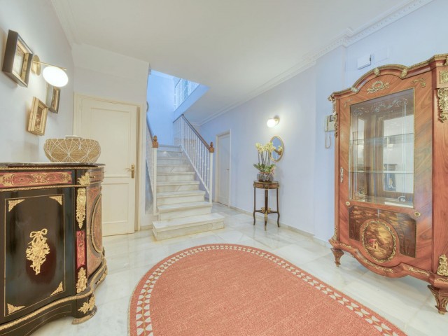 6 Schlafzimmer Villa in Nueva Andalucía