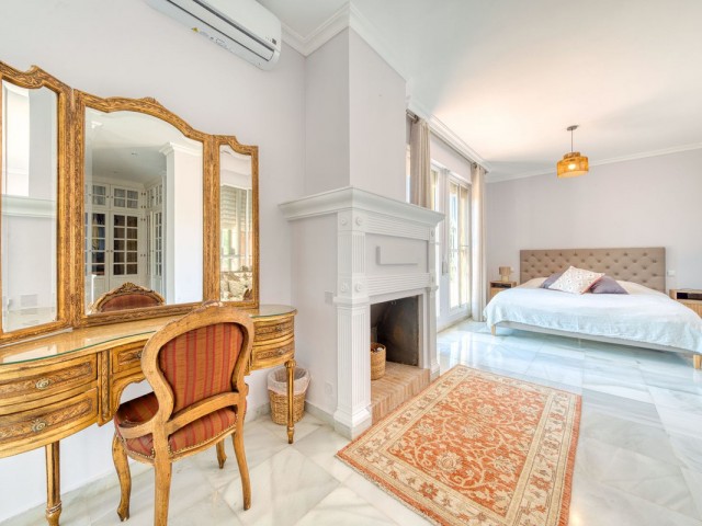 6 Schlafzimmer Villa in Nueva Andalucía