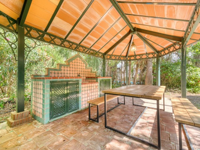 6 Schlafzimmer Villa in Nueva Andalucía