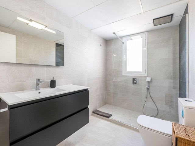 4 Bedrooms Apartment in Torremolinos