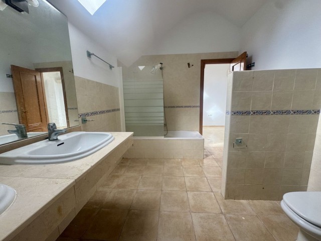 3 Sovrums Radhus i Marbella