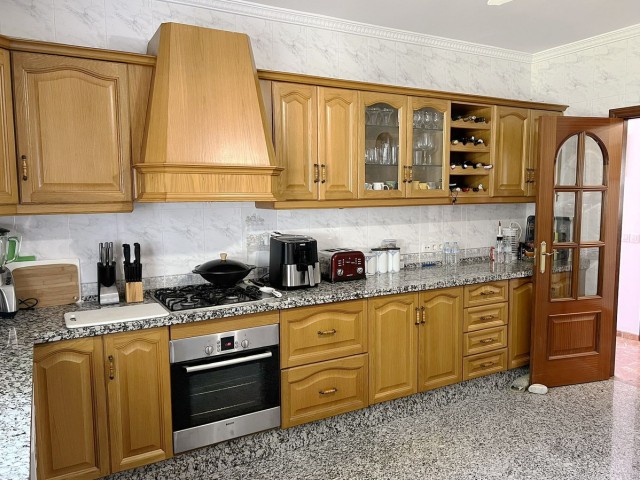 5 Soveroms Villa i Mijas