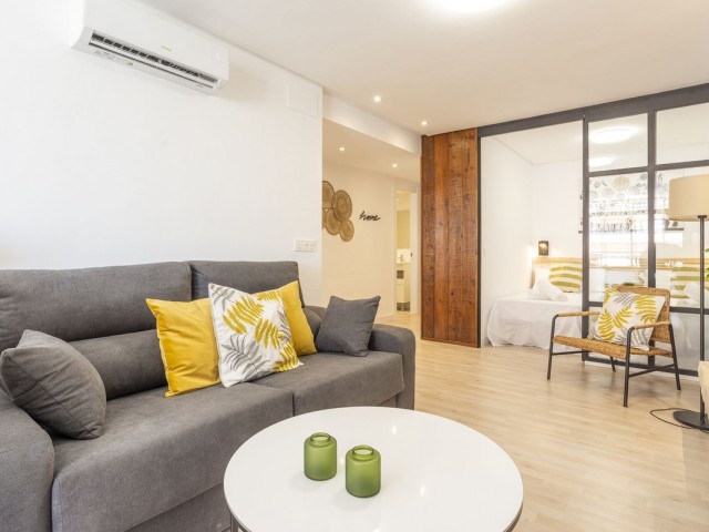 2 Bedrooms Apartment in Torremolinos Centro