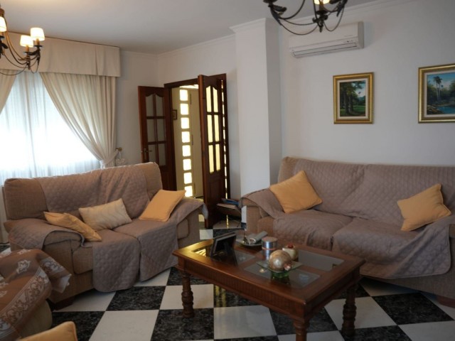 5 Makuuhuoneen Huvila Arroyo de la Miel