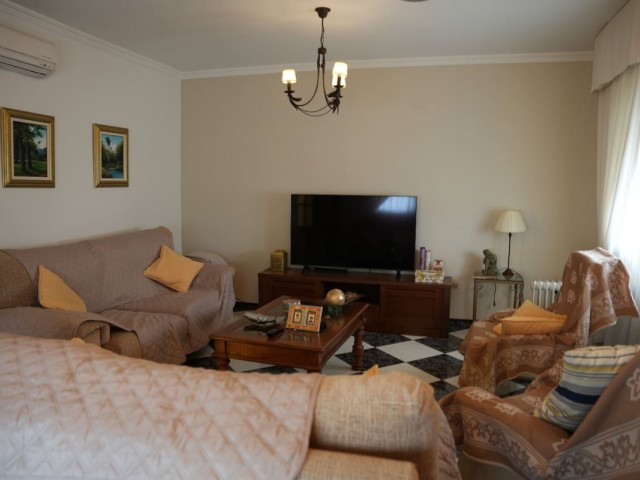 5 Makuuhuoneen Huvila Arroyo de la Miel