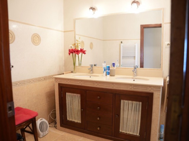 5 Bedrooms Villa in Arroyo de la Miel