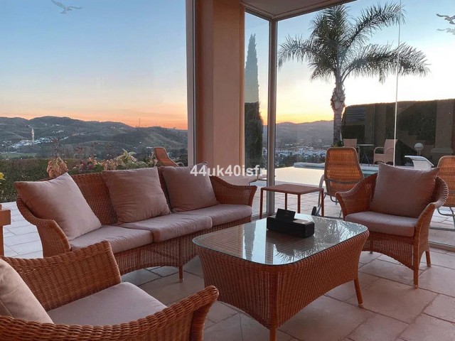 8 Makuuhuoneen Huvila Mijas Golf