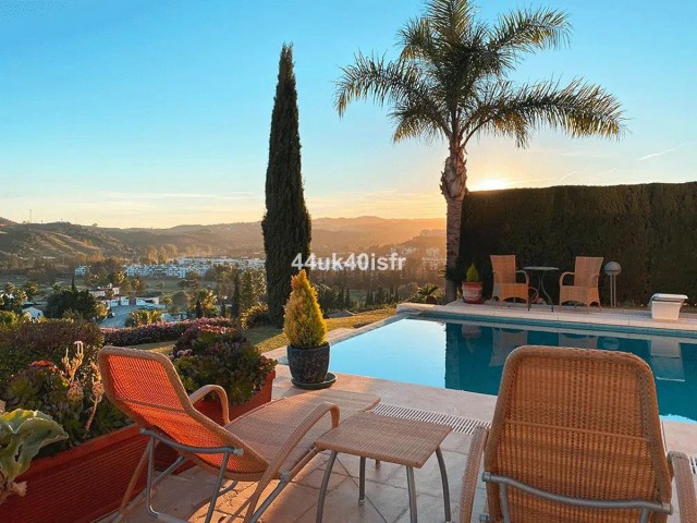 8 Makuuhuoneen Huvila Mijas Golf