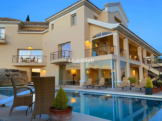 8 Makuuhuoneen Huvila Mijas Golf