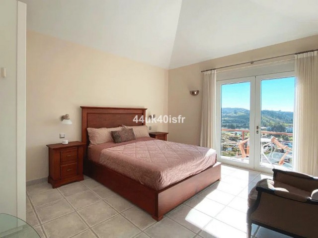 8 Makuuhuoneen Huvila Mijas Golf