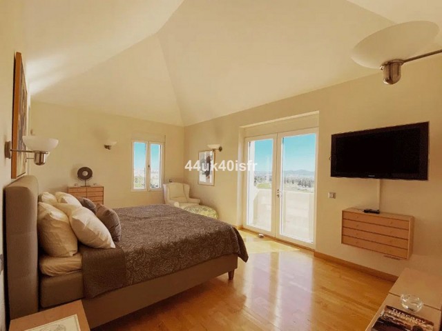 8 Makuuhuoneen Huvila Mijas Golf