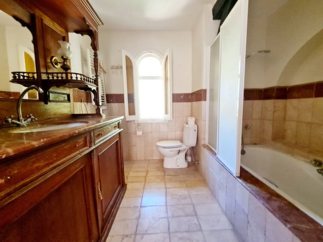 4 Sovrums Villa i Ojén