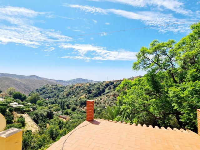 4 Sovrums Villa i Ojén