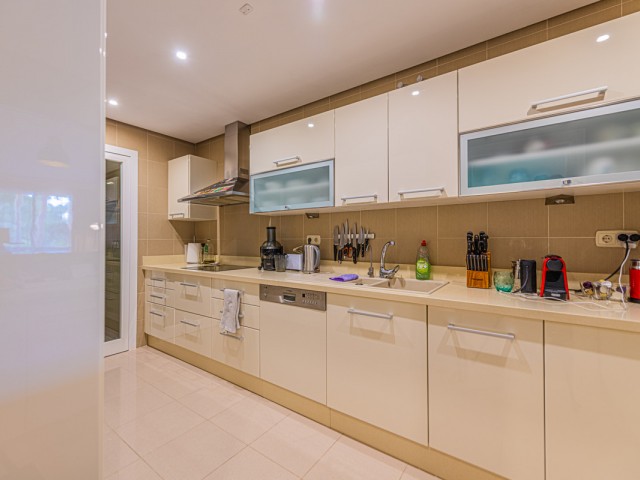 3 Soveroms Leilighet i Nueva Andalucía