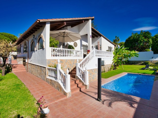 Villa con 4 Dormitorios  en Torrenueva