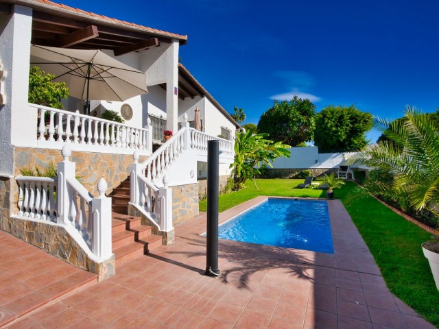 4 Soveroms Villa i Torrenueva