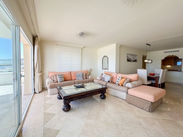 2 Bedrooms Apartment in Estepona