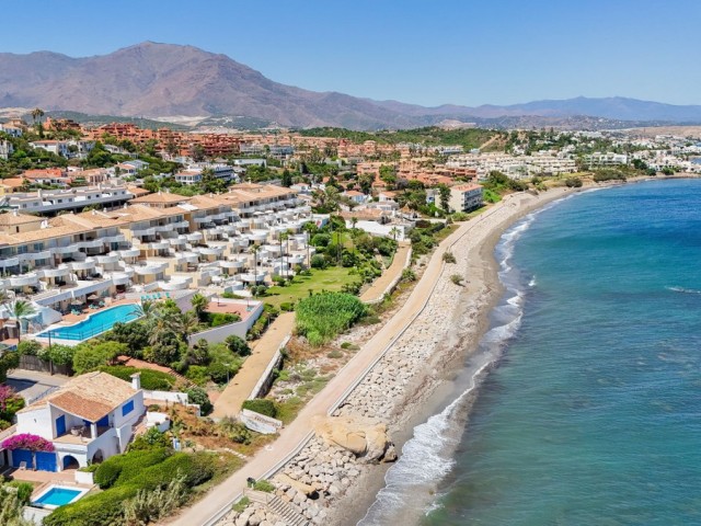 2 Bedrooms Apartment in Estepona