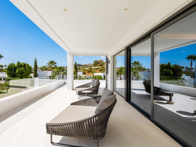 7 Soveroms Villa i Nueva Andalucía