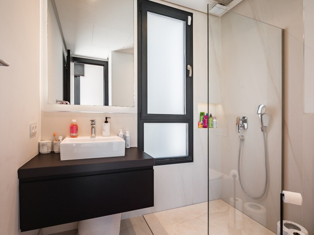 7 Soveroms Villa i Nueva Andalucía