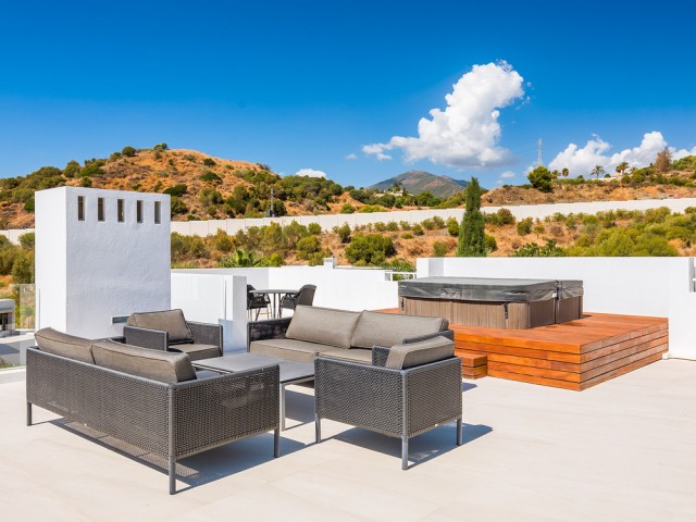 7 Soveroms Villa i Nueva Andalucía