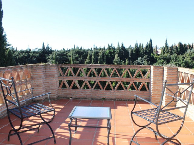 4 Bedrooms Villa in Elviria