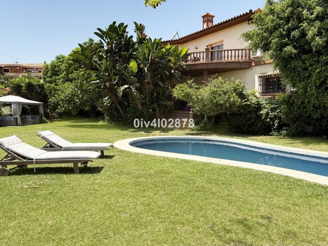 6 Bedrooms Villa in Benalmadena Costa