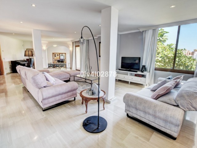 6 Bedrooms Villa in Benalmadena Costa