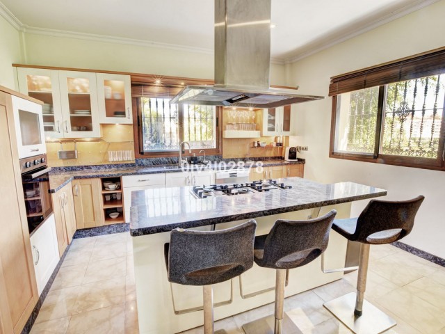 6 Bedrooms Villa in Benalmadena Costa