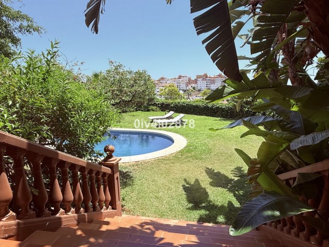 6 Bedrooms Villa in Benalmadena Costa