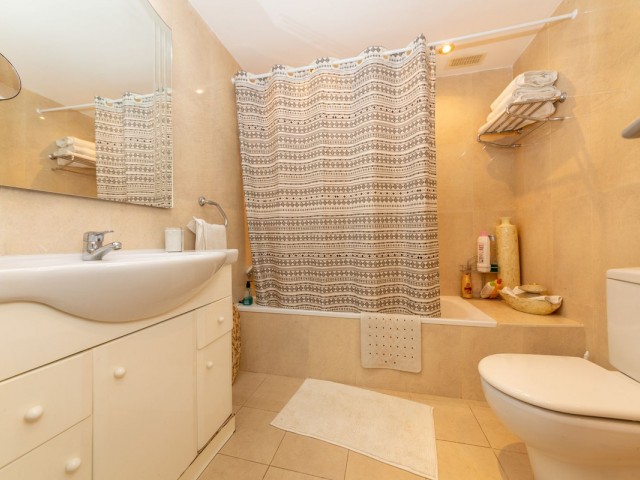 2 Soveroms Leilighet i Nueva Andalucía