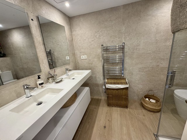 Appartement avec 4 Chambres  à Guadalmina Baja