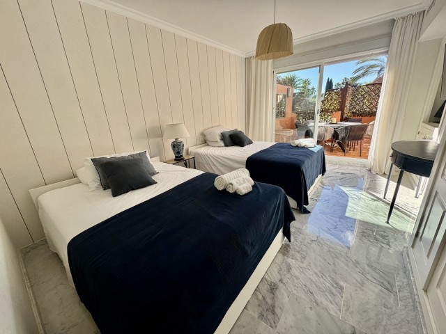 Appartement avec 4 Chambres  à Guadalmina Baja