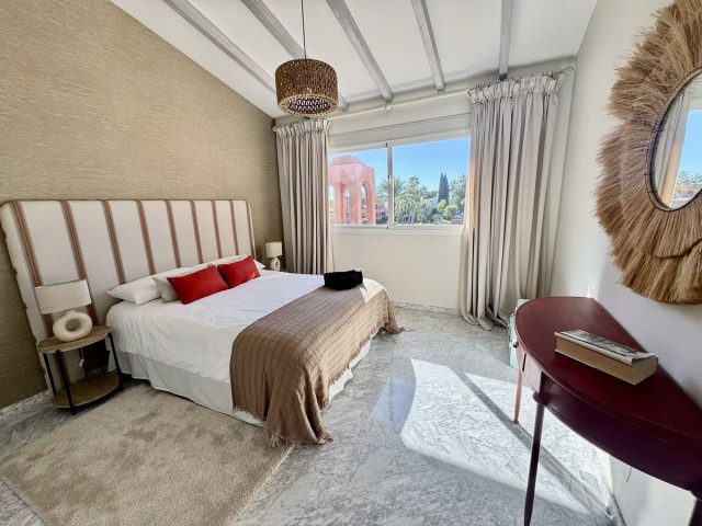 Appartement avec 4 Chambres  à Guadalmina Baja