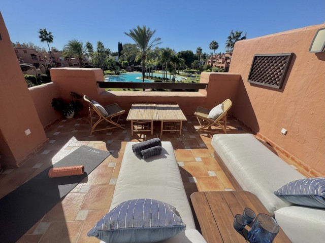 Appartement avec 4 Chambres  à Guadalmina Baja