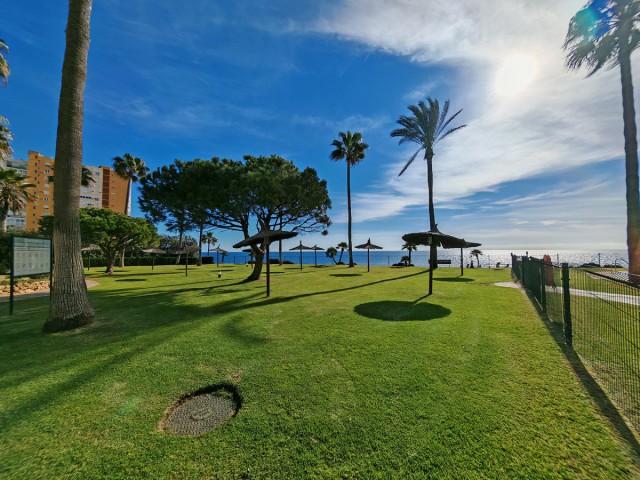 2 Bedrooms Apartment in Calahonda